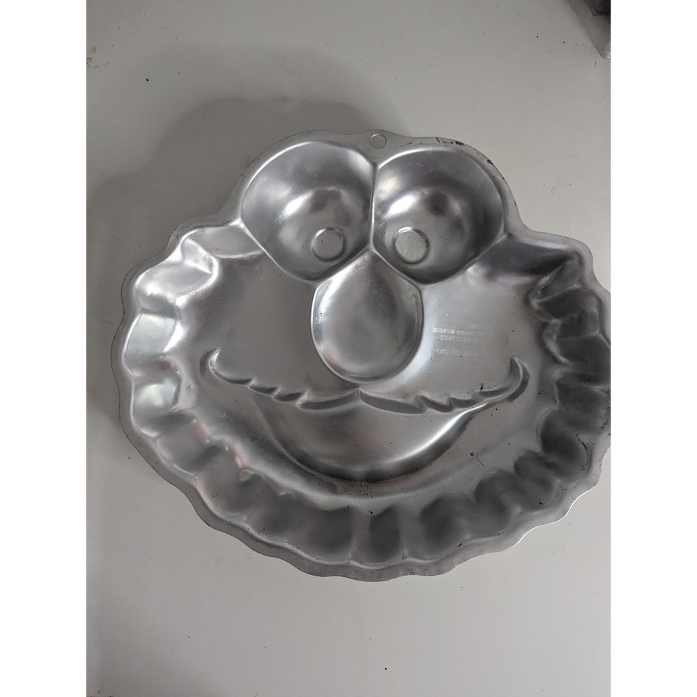 2002 ELMO large 11" x12" cake pan Wilton Sesame Street workshop 2105-3461‎